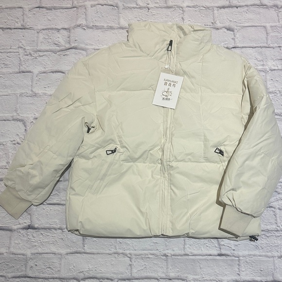 Winter Cream Cropped Puffer Jacket With a Stand up Collar. - Picture 2 of 8